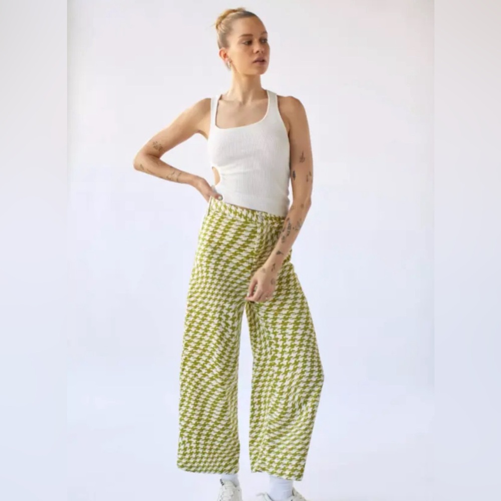 Urban outfitters uo Olympia fit print pants green sz s